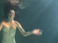 KiloMatures presents: This girl can stay underwater for a long time