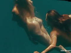 KiloMatures presents: Kelly brook & jessica szohr nude & sexy - piranha - hd