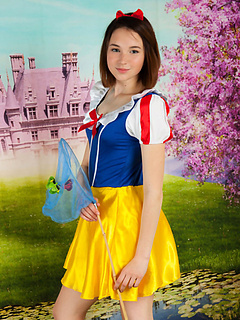 Costume: 145 galleries